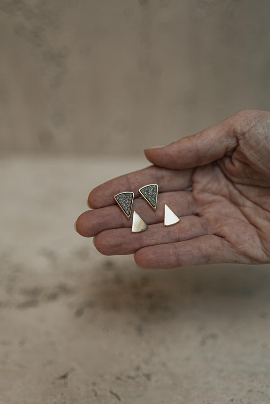 Brinco Anoitecer Liso Dourado