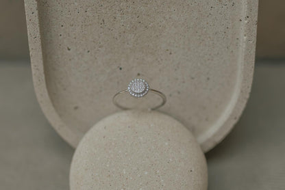 Anel Solitário Redondo Cravejado Prata 925 Ródio Branco