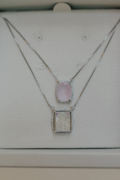 Colar Escapulário Madrepérola Rosa Ródio Branco