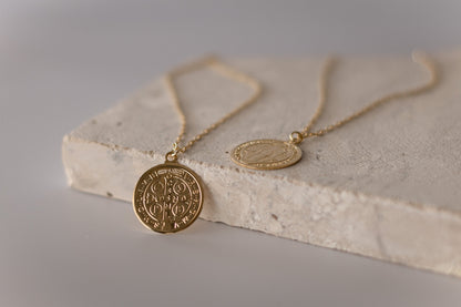 Colar Longo Medalha São Bento Dourado