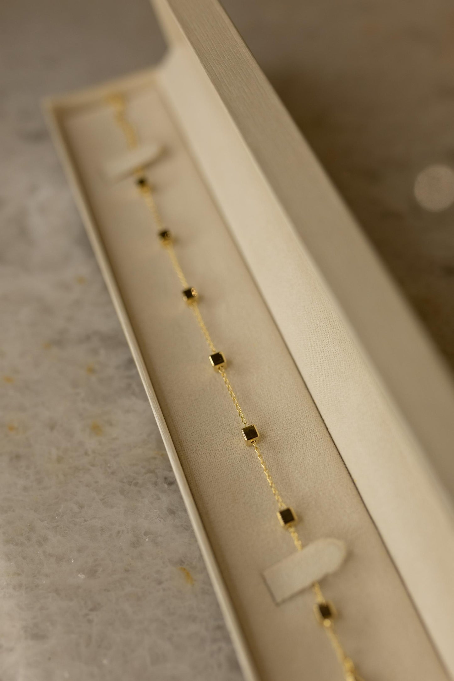 Pulseira Minimalista Square Dourado