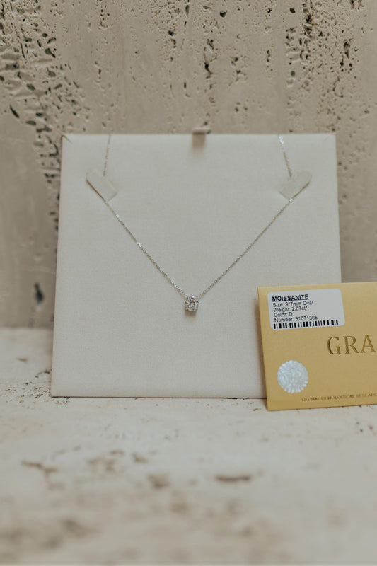 Colar Oval Base Cravejada Moissanite Prata 925 Ródio Branco