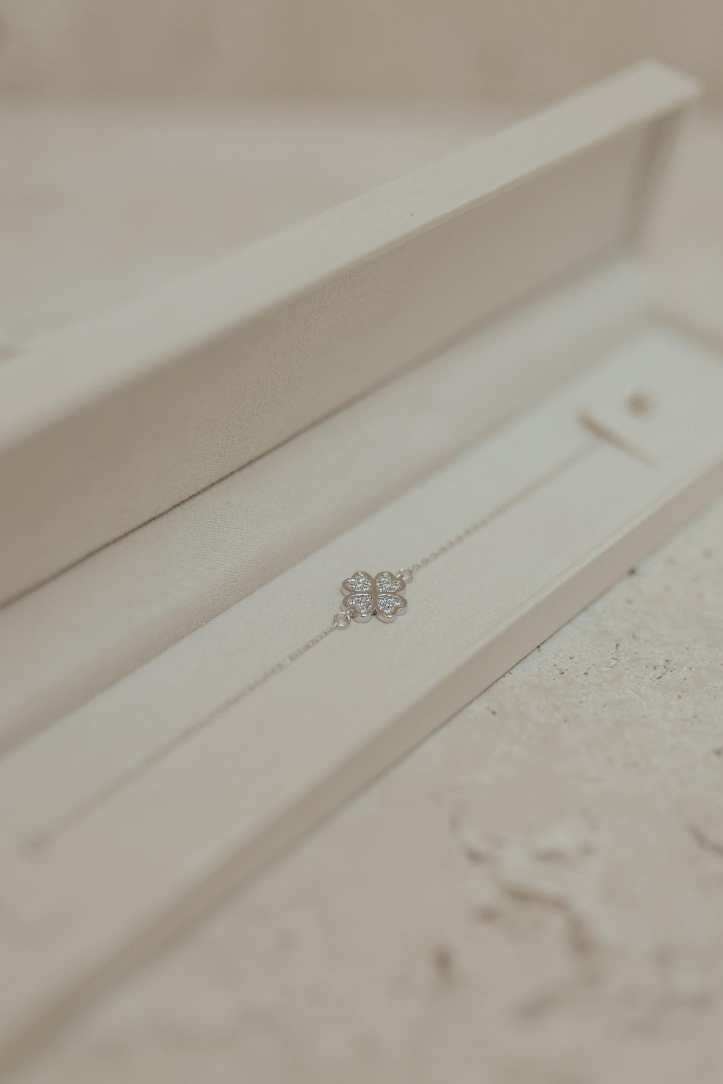 Pulseira Trevo Cravejado Prata 925 Ródio Branco