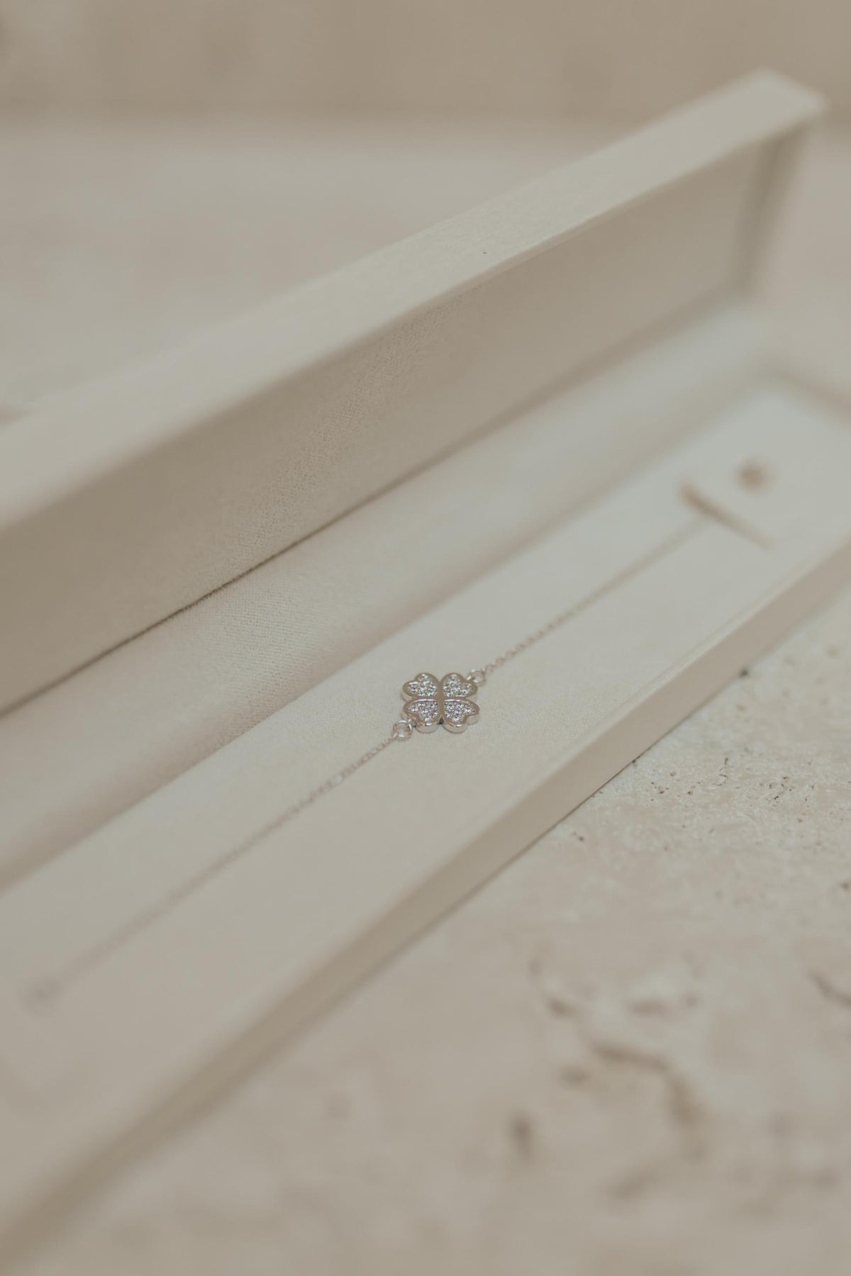 Pulseira Trevo Cravejado Prata 925 Ródio Branco