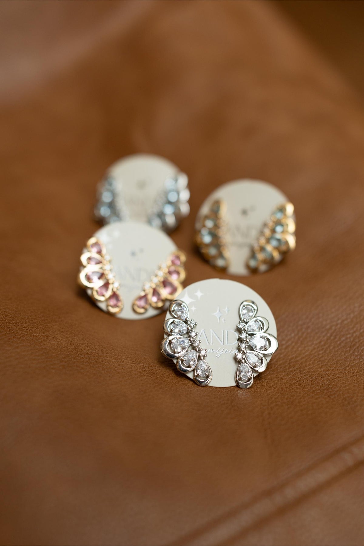 Brinco Ear Cuff Gotas e Pontos de Luz