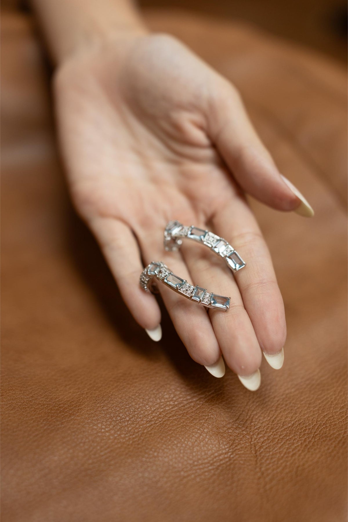 Brinco Ear Cuff Zircônias Intercaladas