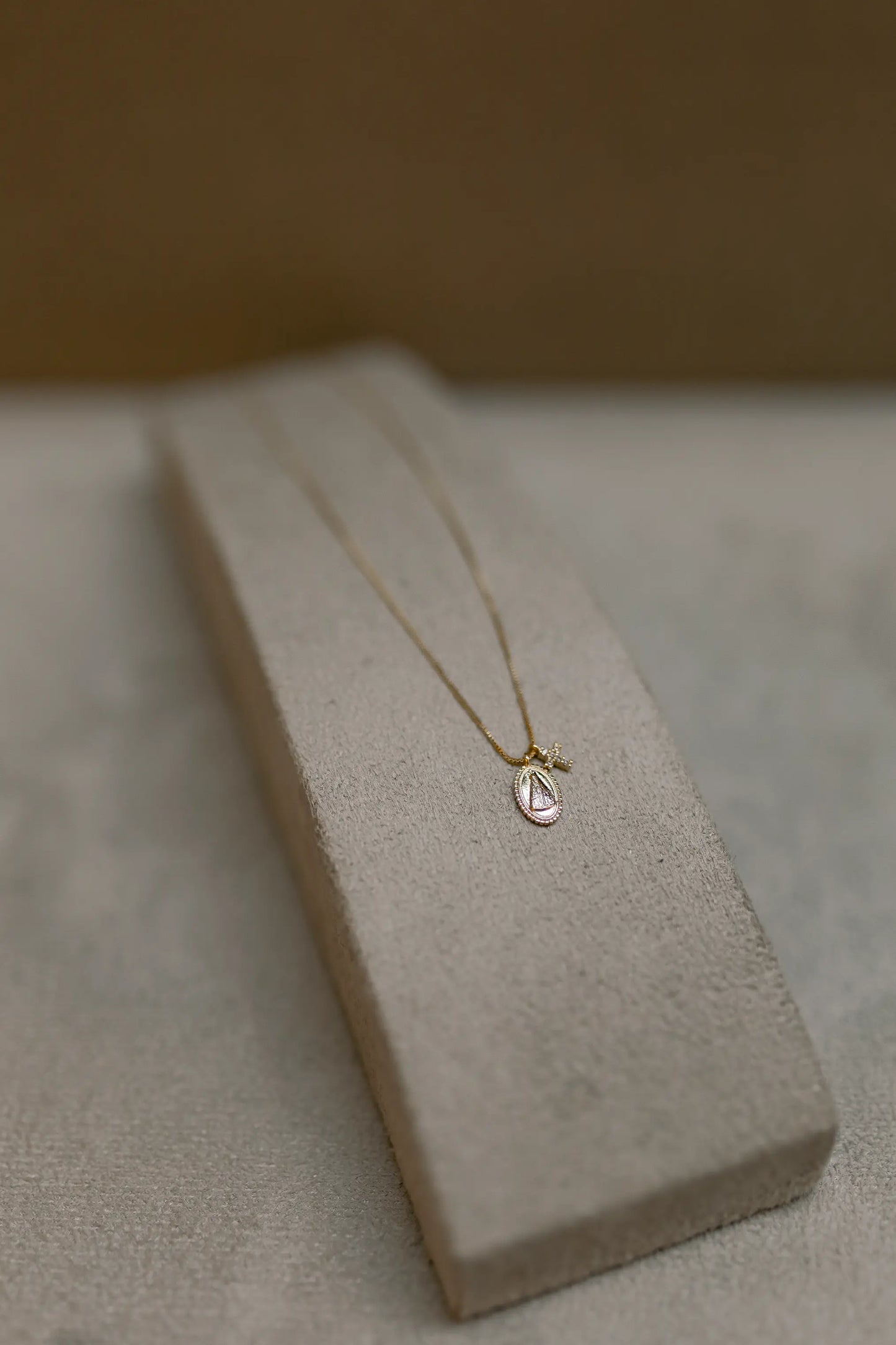 Colar Nossa Senhora Aparecida Cruz Cravejada Dourado