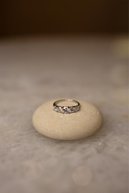 Anel Meia Aliança Decrescente 5mm Moissanite Prata 925 Ródio Branco