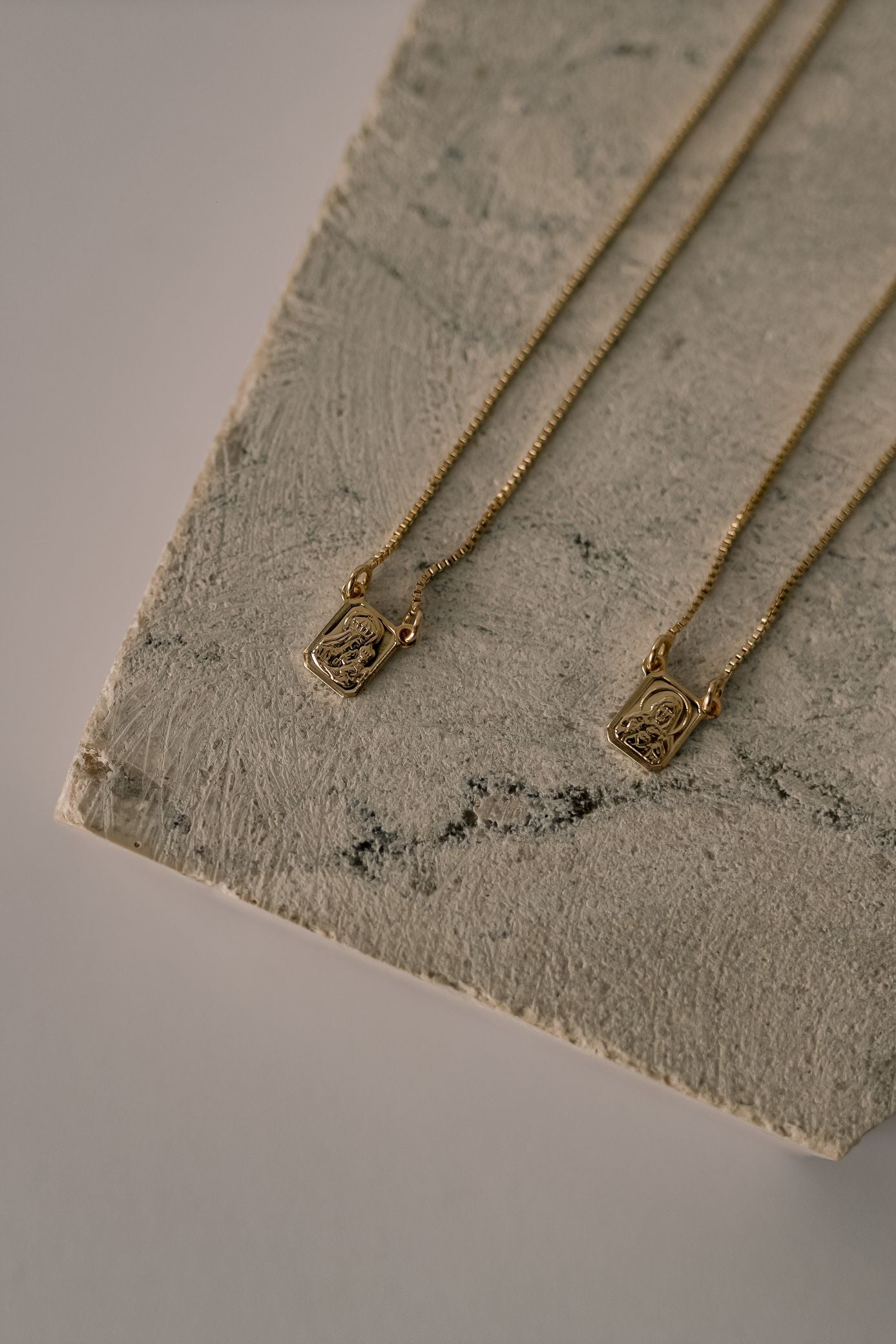 Colar Escapulário Tradicional Dourado