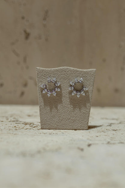 Brinco Argola Frontal 8 Zircônias Ródio Branco