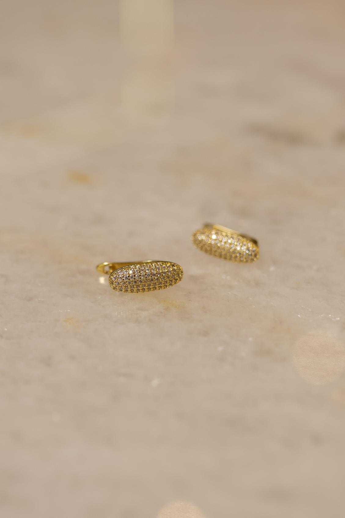 Brinco Argola Palito Oval Cravejado Dourado