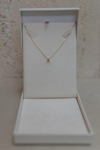 Colar Letra Dourado