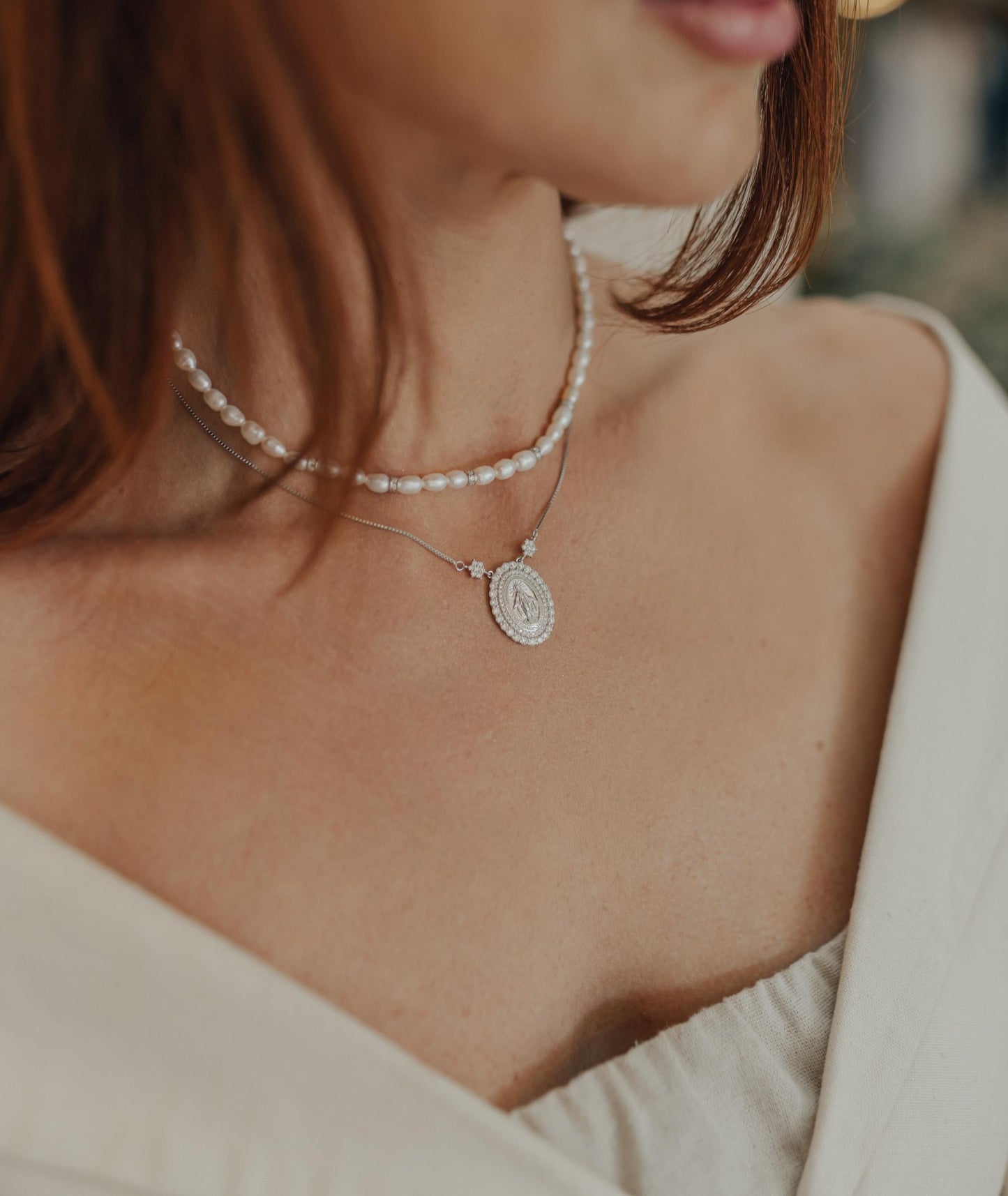 Colar Nossa Senhora das Graças Flores Prata 925 Ródio Branco