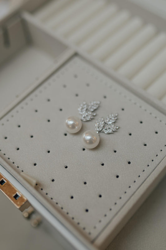 Brinco Folhas Navete Cristal Pérola Pêndulo Prata 925