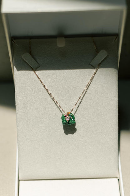 Colar Elefante com Pedras e Zircônias Dourado