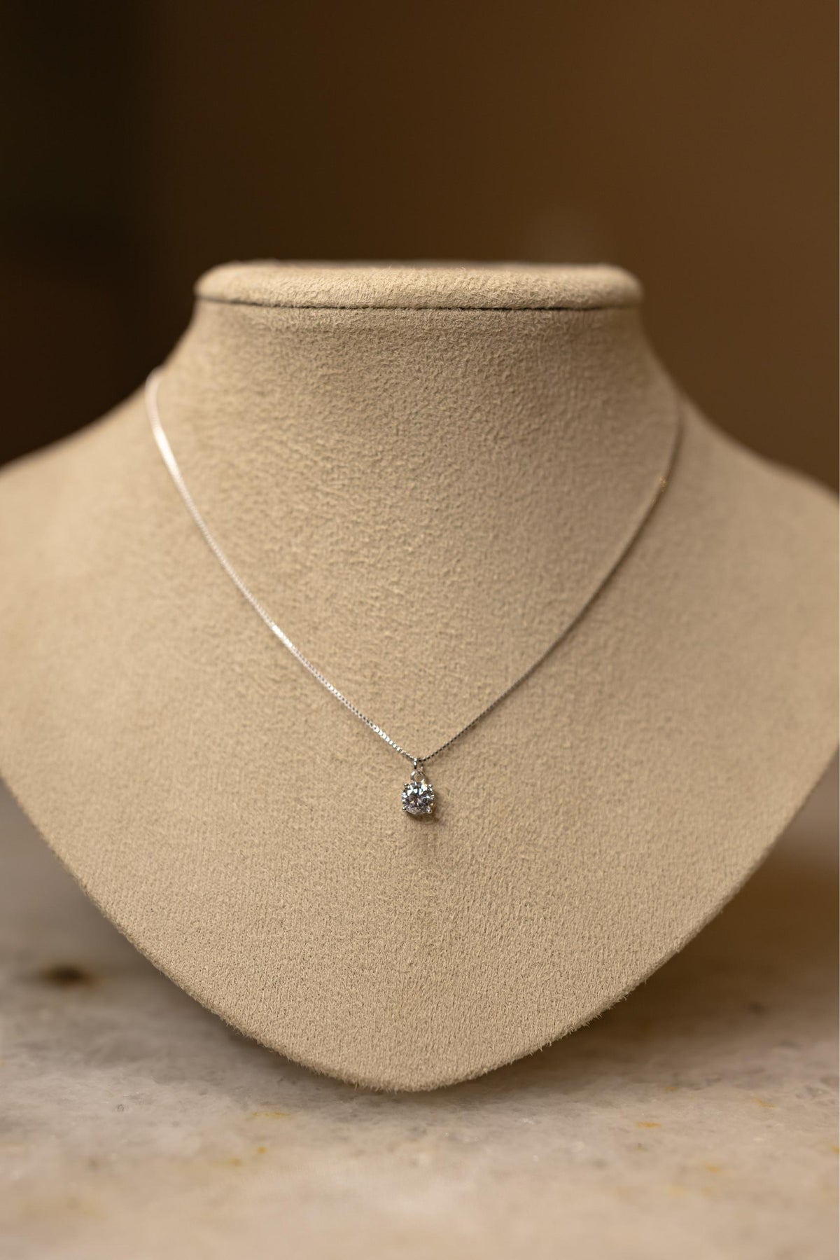 Colar Ponto de Luz 4 Garras Ródio Branco