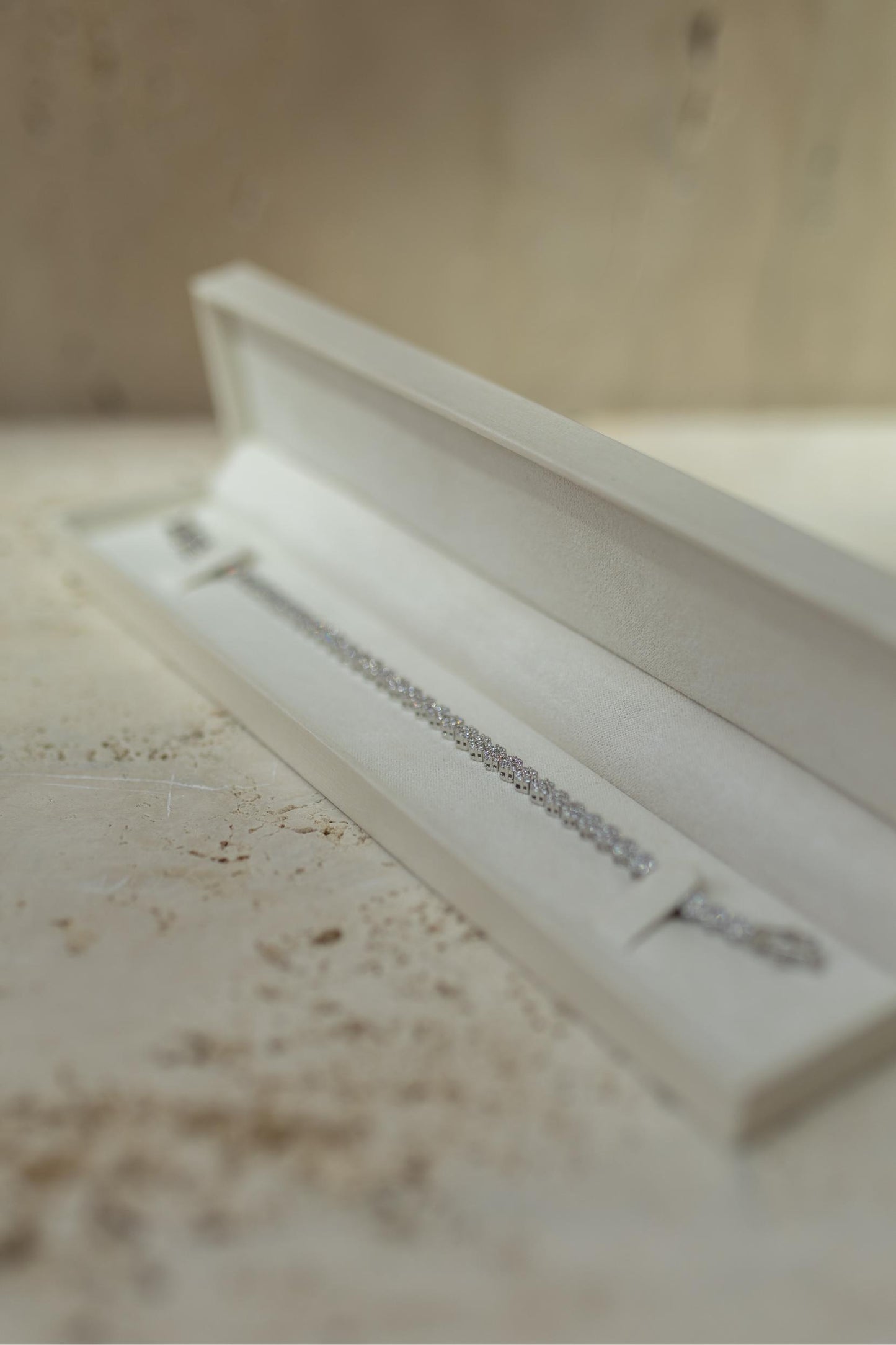 Pulseira Riviera Flores Ródio Branco