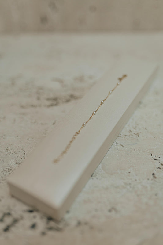 Pulseira Infantil de Perolinhas Dourado