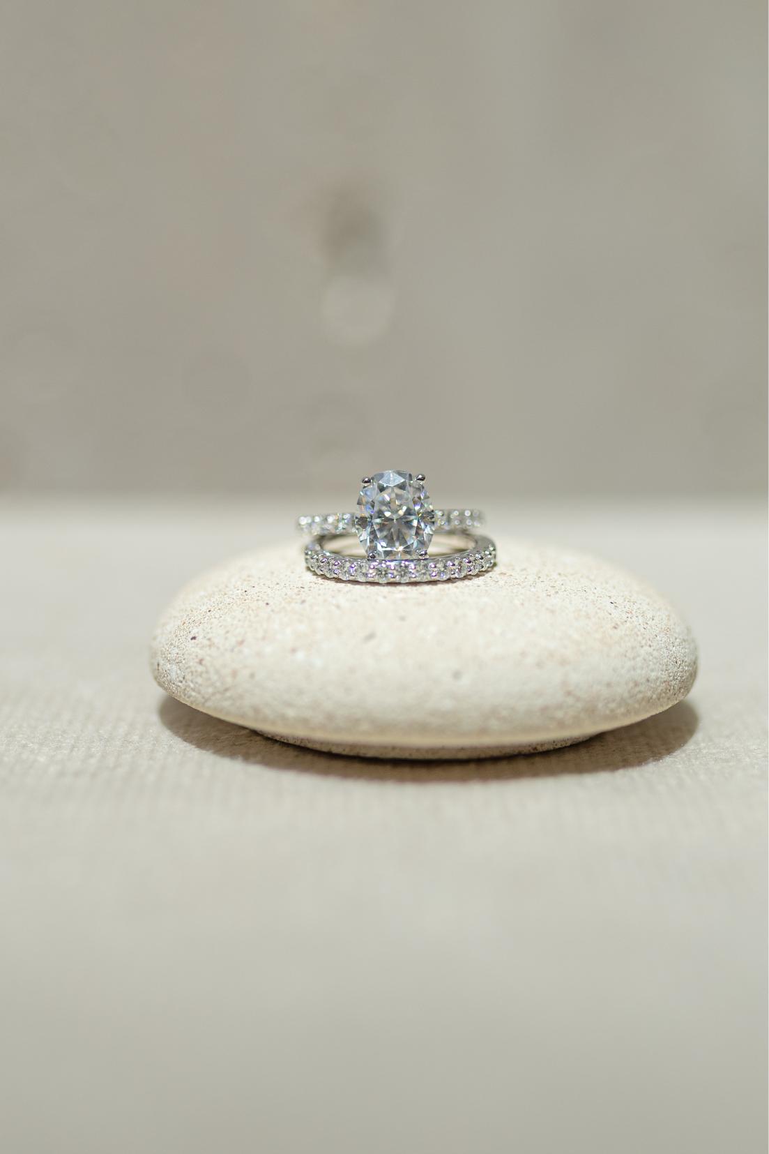 Anel Meia Aliança Cravejada 2mm Moissanite Prata 925 Ródio Branco