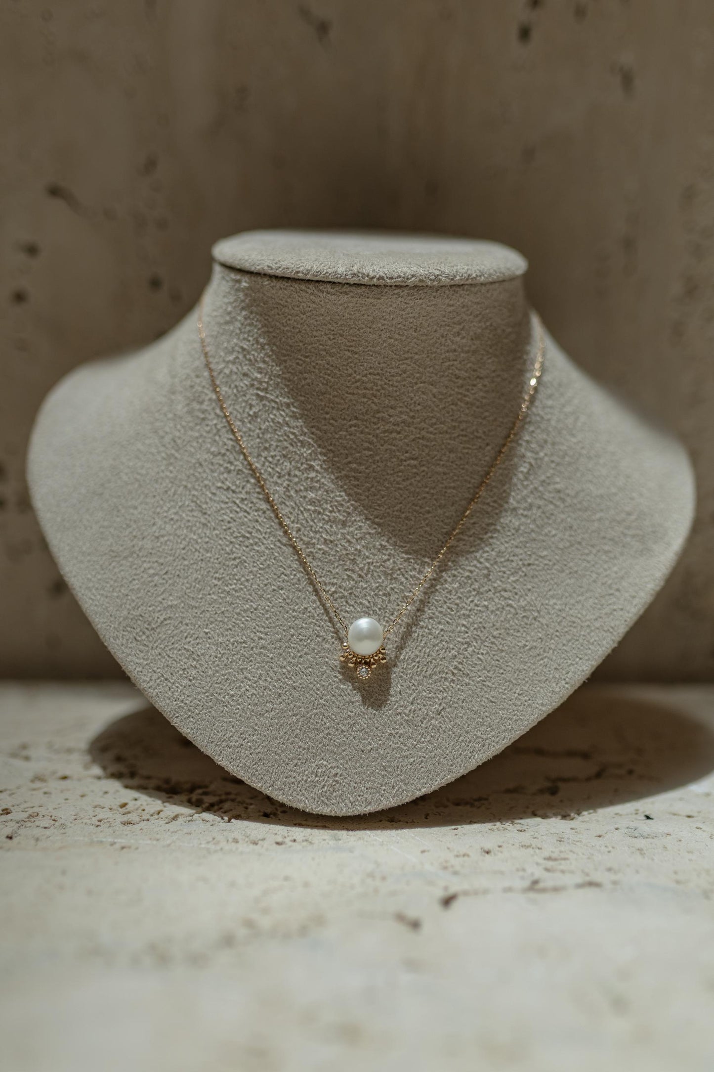 Colar Pérola de Água Doce Dourado