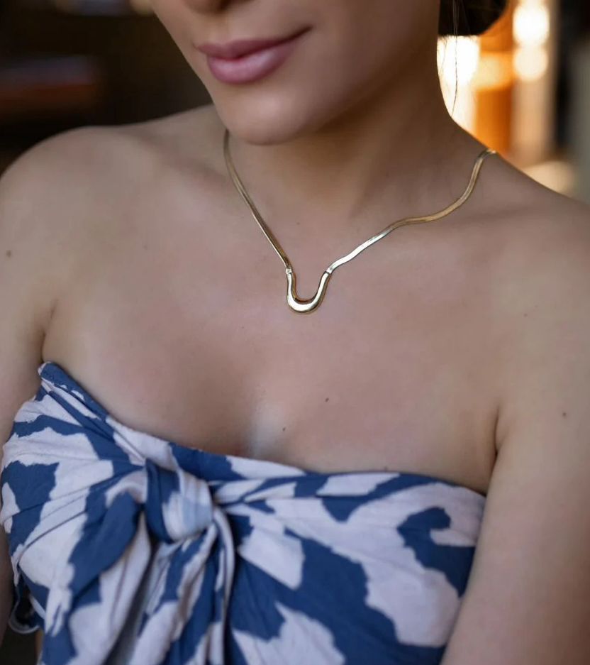 Colar Fita Geometric Dourado