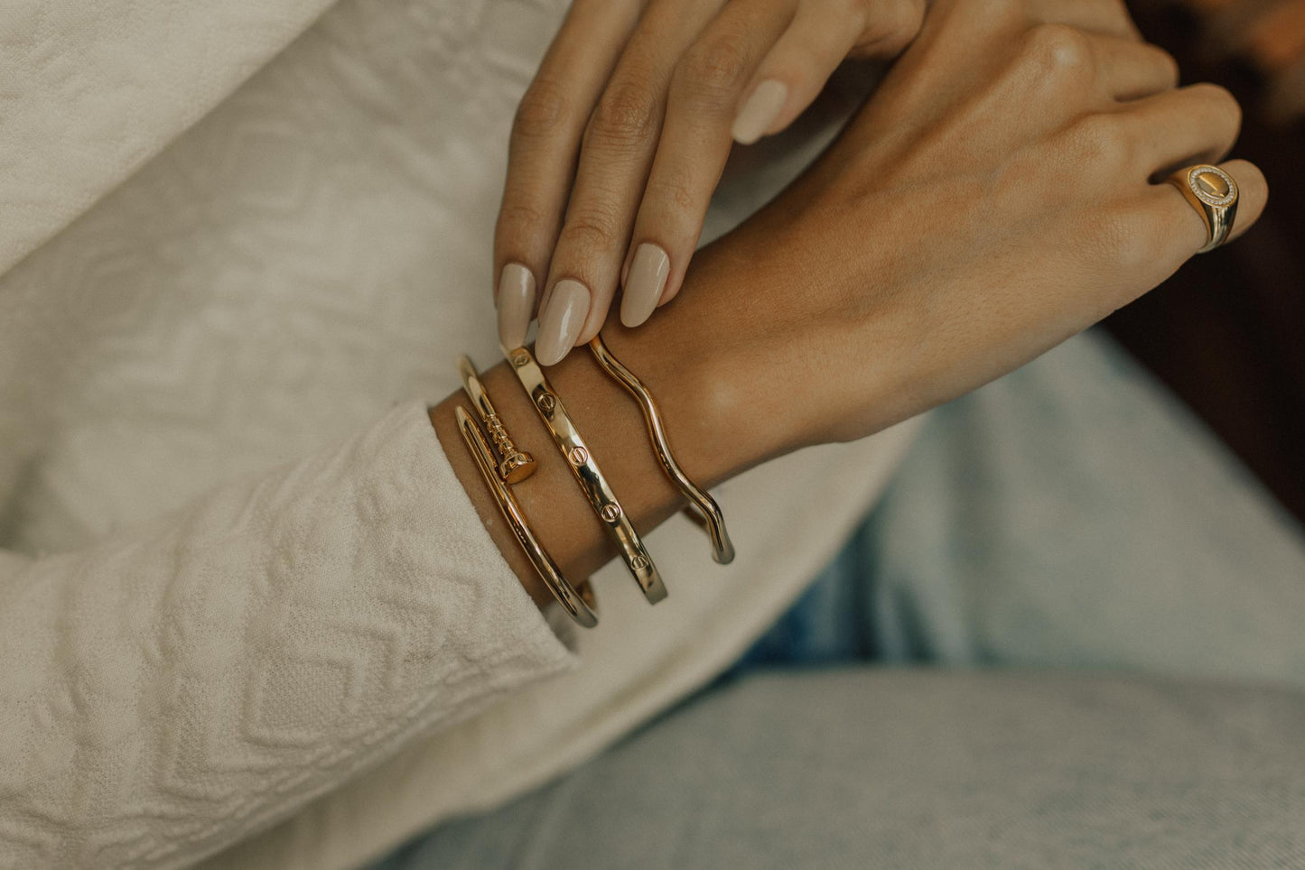 Bracelete Design Prego Dourado