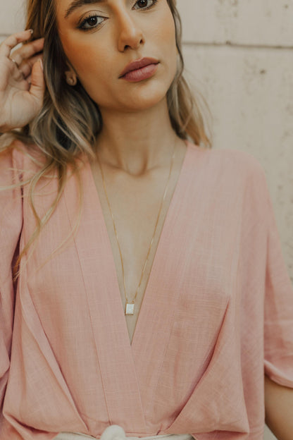 Colar Escapulário Nossa Senhora do Carmo Madrepérola Dourado