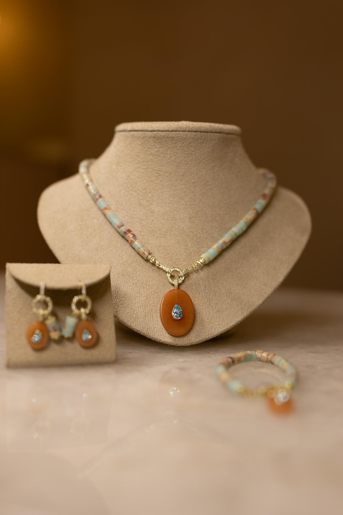 Colar Sunstone Cristal Água Marinha Jasper Dourado