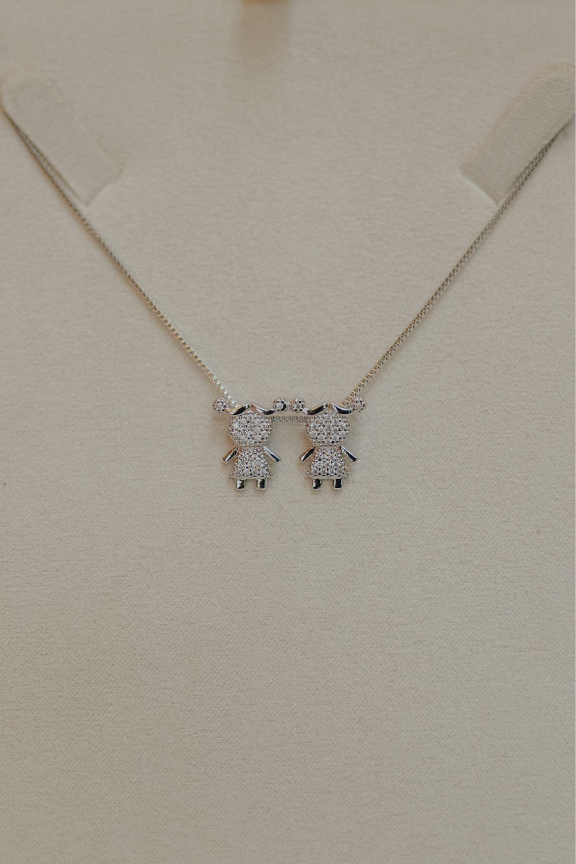 Colar Filhos Cravejado