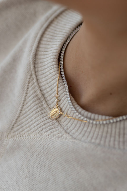 Colar Nossa Senhora de Fátima Cruz Cravejado Dourado