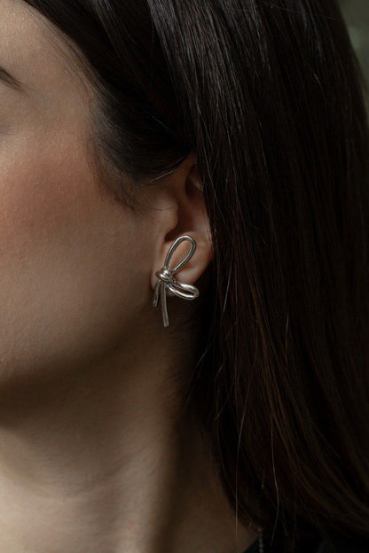 Brinco Laço Liso Dourado