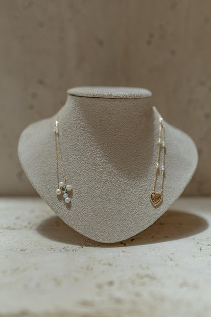 Colar Escapulário Cruz e Coração Pérolas Dourado