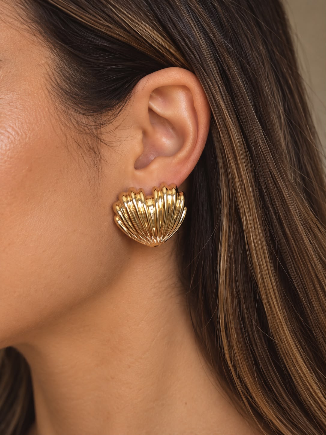 Brinco Coração Maxi Eletroformação Dourado