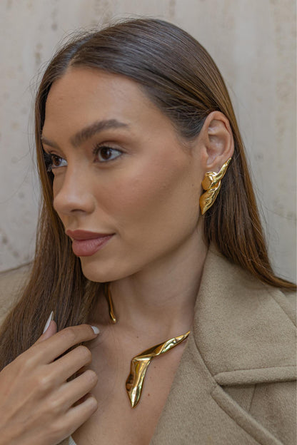 Choker Aro Folha Dourado