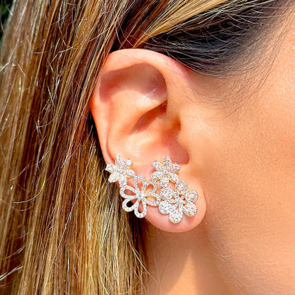 Brinco Ear Cuff Flores Cravejada Cristal Dourado
