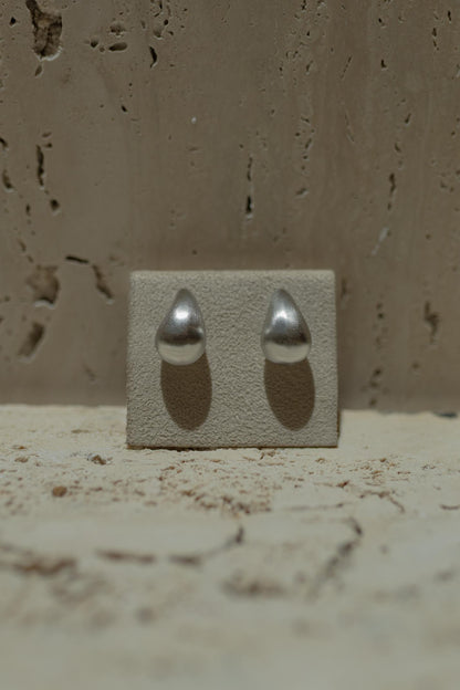 Brinco Gota Oca Menor Fosco Ródio Branco