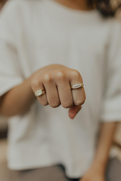 Anel Infantil ABC Cravejado Dourado