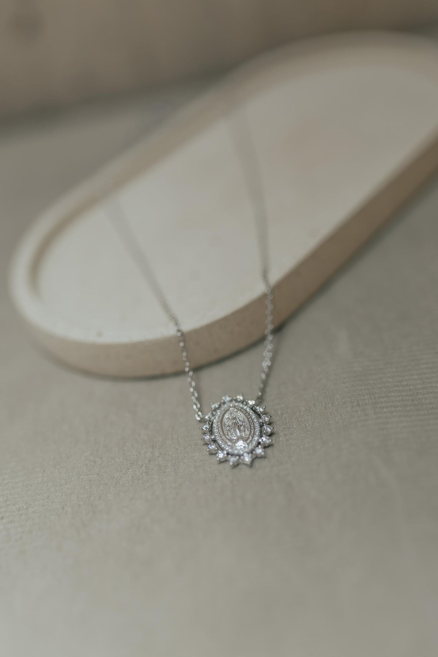 Colar Nossa Senhora das Graças Medalha Milagrosa Moissanite Prata 925