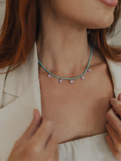 Colar Turquesa com 5 Pingentes de Flor Prata 925 Ródio Branco