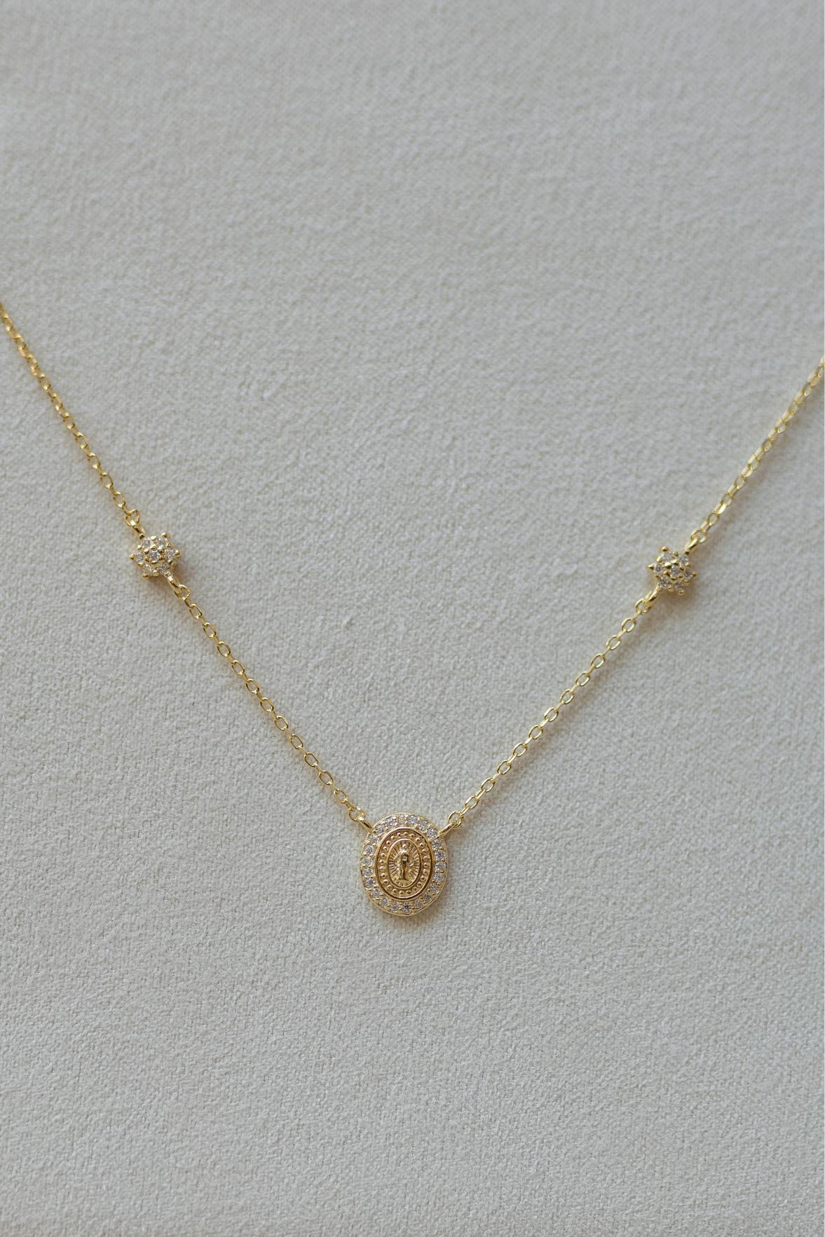 Colar Mini Nossa Senhora das Graças Flores Moissanite Prata 925 Dourado