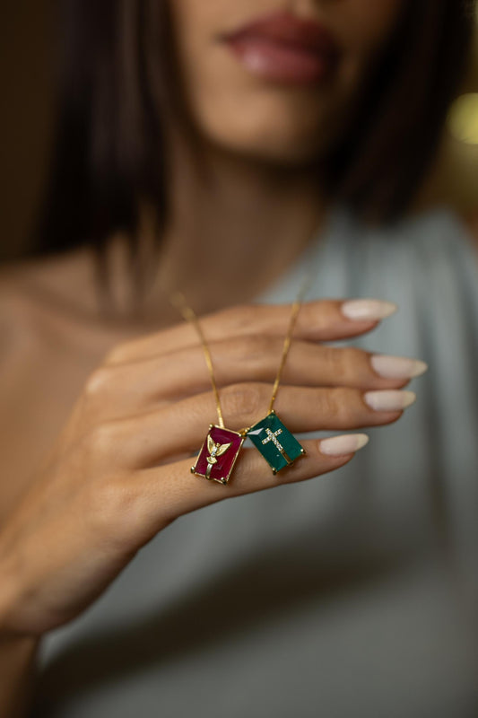 Colar Escapulário com Pedras Fusion Banho de Ouro 18k