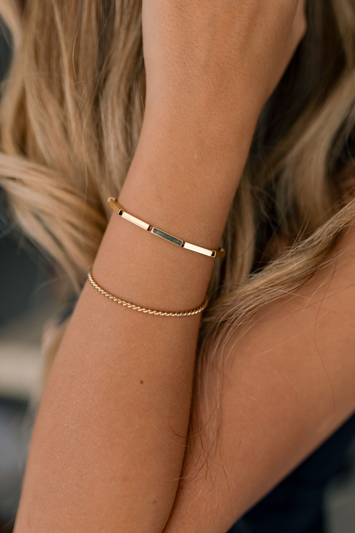 Bracelete Torcido Slim Dourado
