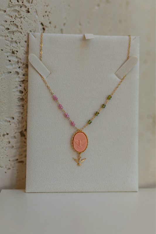 Colar Pingente Oval Baquelite Coral Espírito Santo Dourado