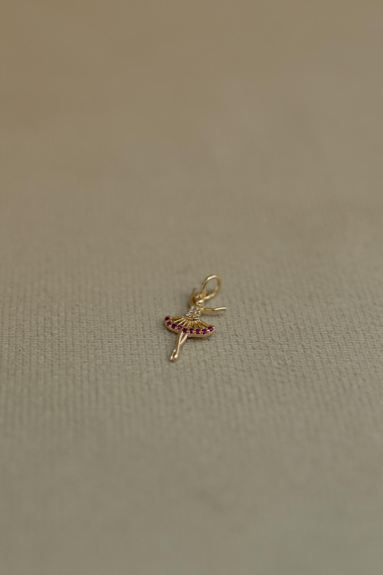 Pingente Bailarina Cravejada Rubi Dourado