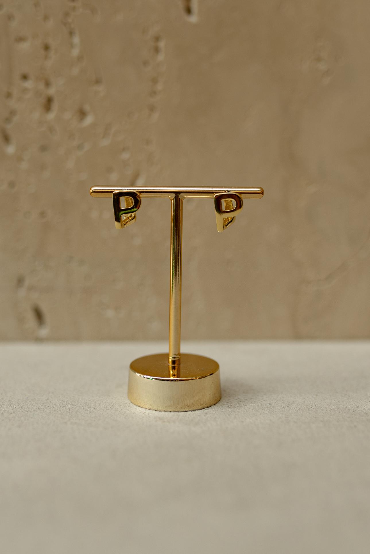 Brinco Argola Click Letra Dourado