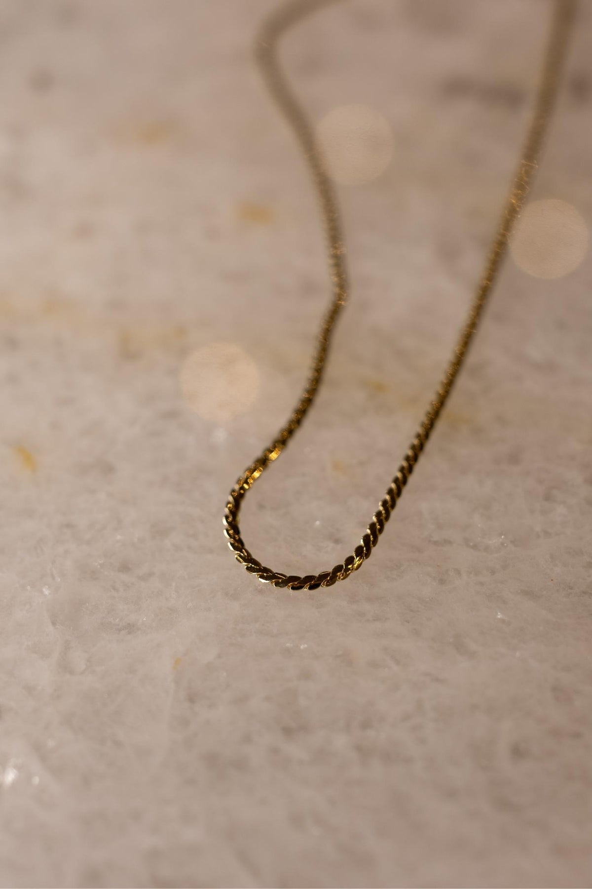 Colar Trançado Duplo Dourado