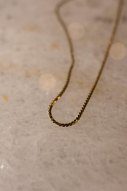 Colar Trançado Duplo Dourado