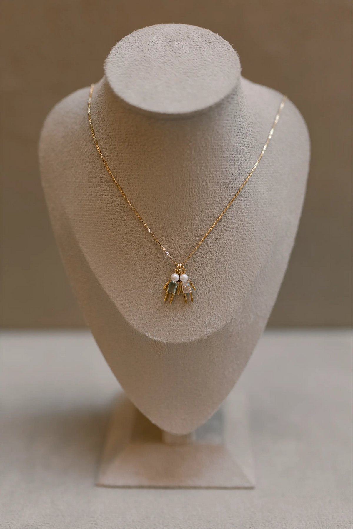 Colar Filhos com Pérolas Dourado