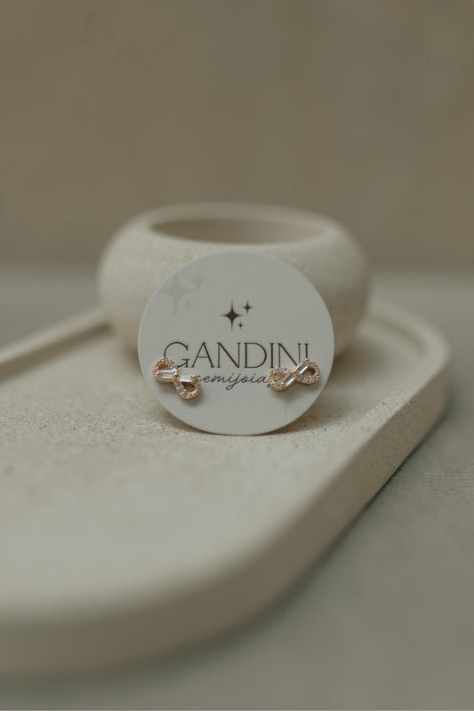 Brinco Infinito Cravejado Dourado