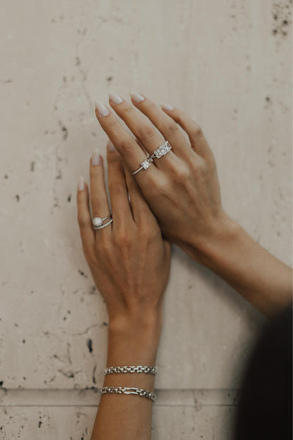 Anel Solitário Doce Esfera Cravejado Prata 925 Ródio Branco